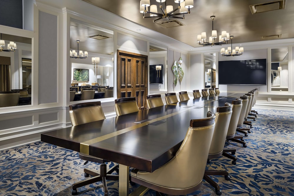 Fairmont Empress Hotel 64/75
