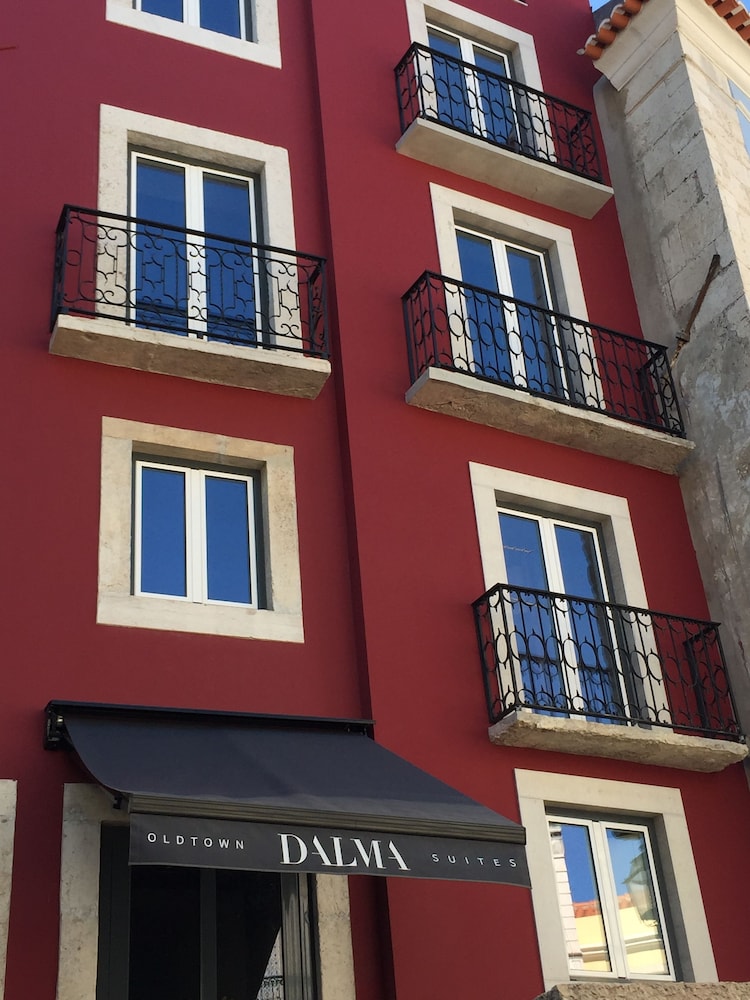 Dalma Old Town Suites 1/72