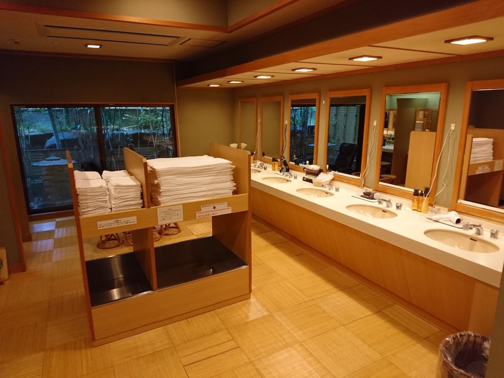 Kasuga Hotel 28/47