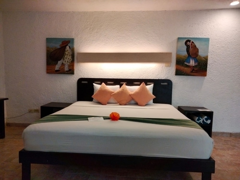 Luciana Hotel & Beach Club by Kavia 24/76