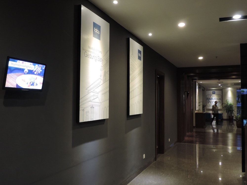 Indies Hotel Bandung 37/55