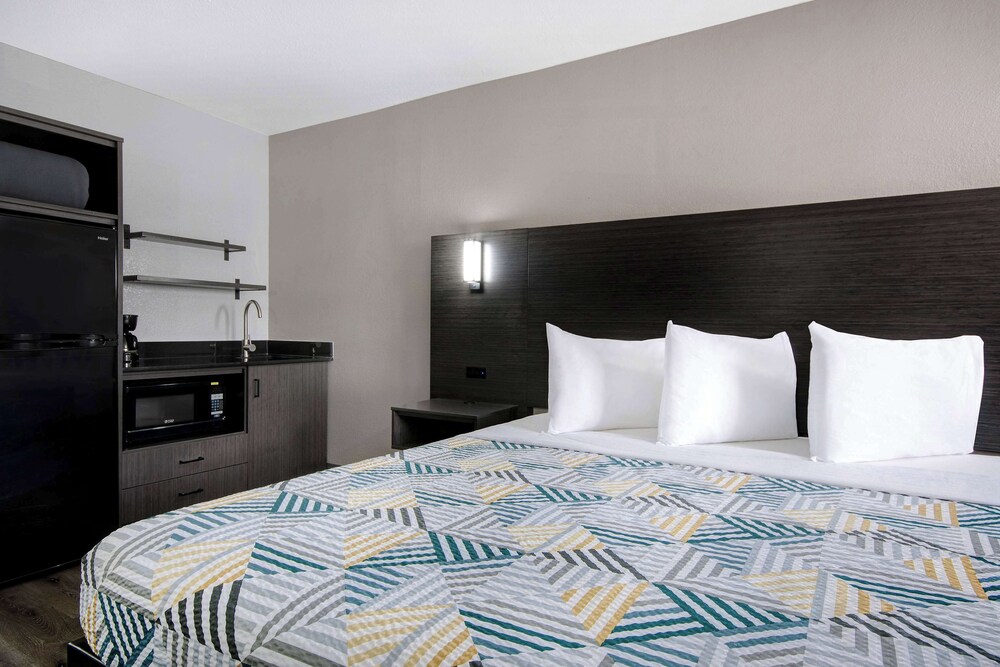 Studio6 San Antonio, TX - Northwest Medical Center 24/43