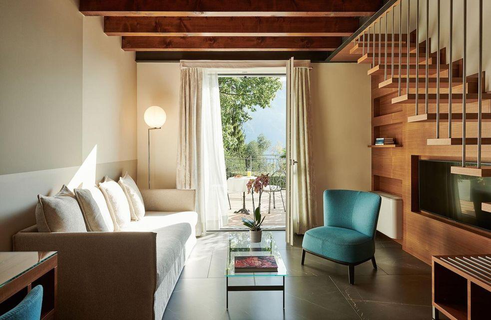Suite, Partial Lake View, Two Story