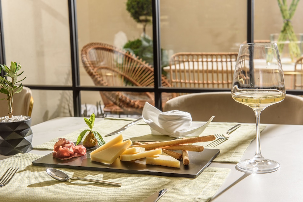 Dom Boutique Hotel 53/64