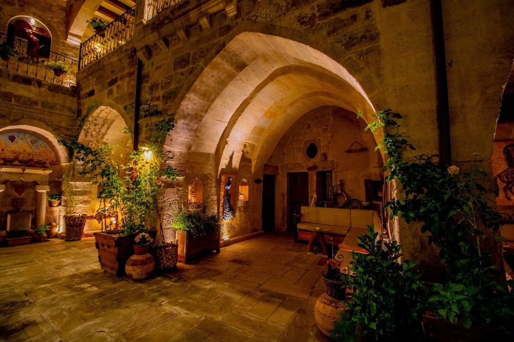 Aren Cave Hotel 40/50