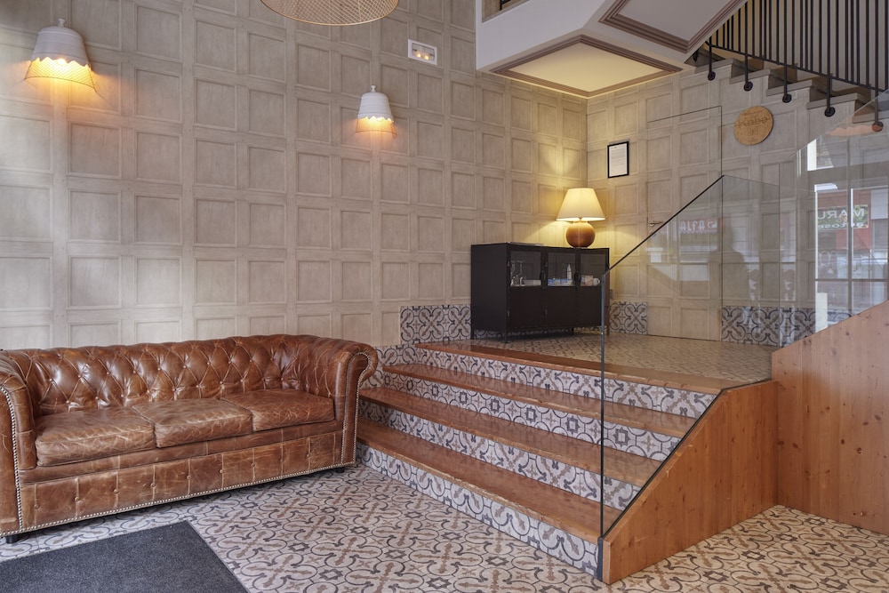 HOTEL AVENIDA(aka Husa Avenida) 38/52