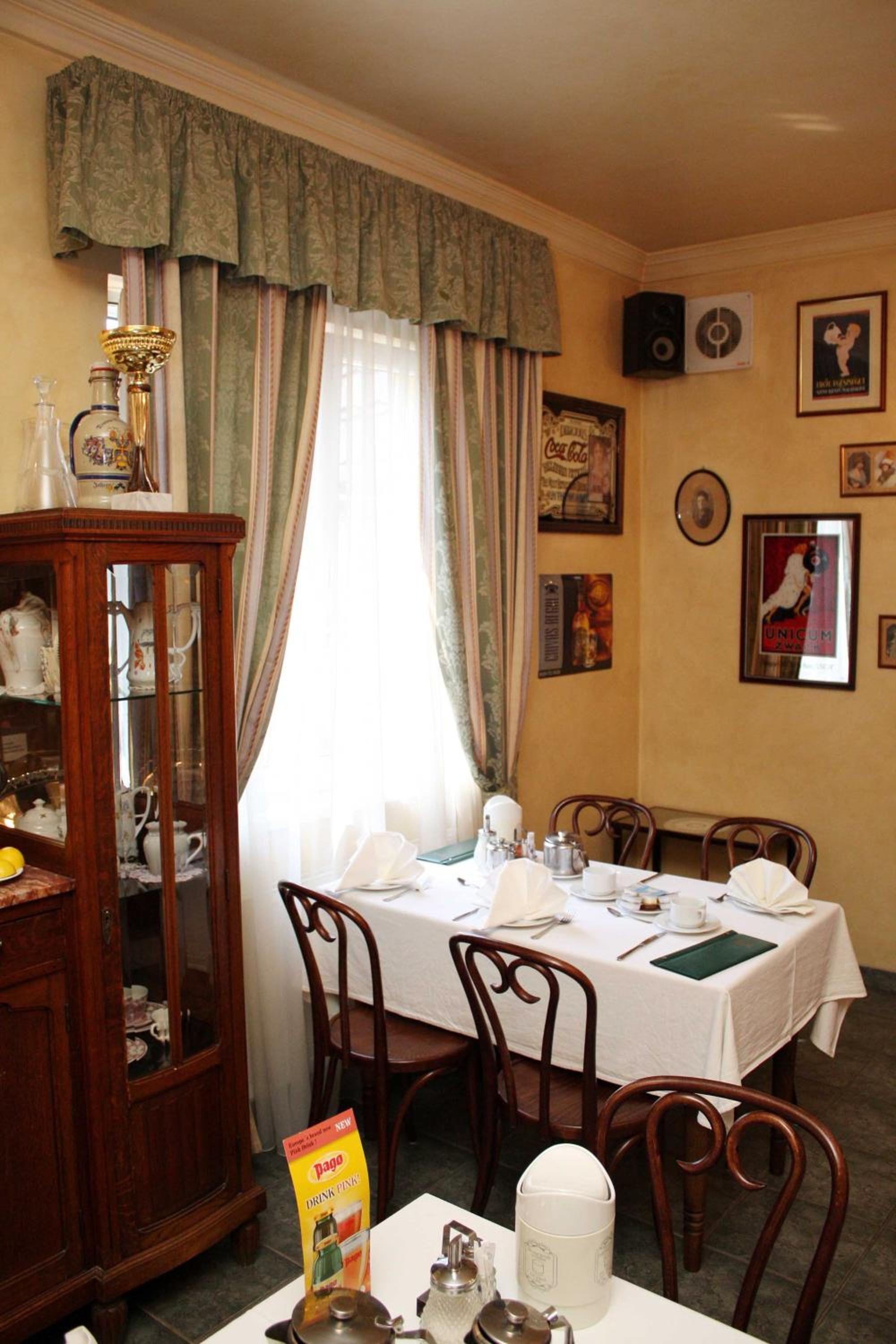 Levay Villa Hotel 39/47