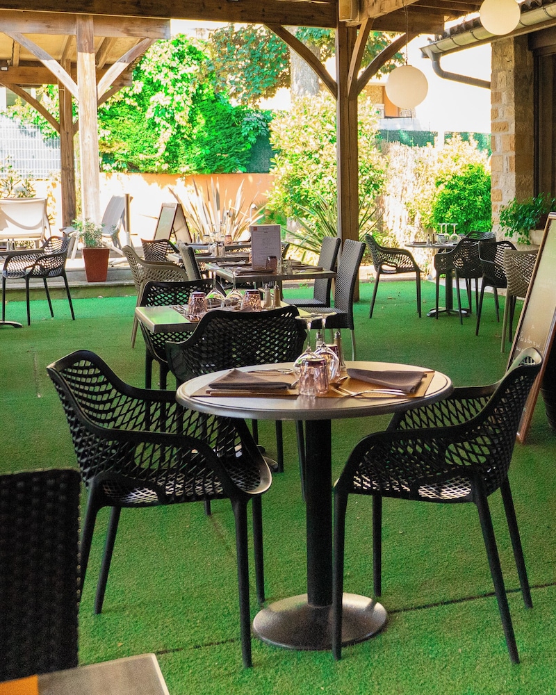 HOTEL SAINT-ROMAIN 48/58