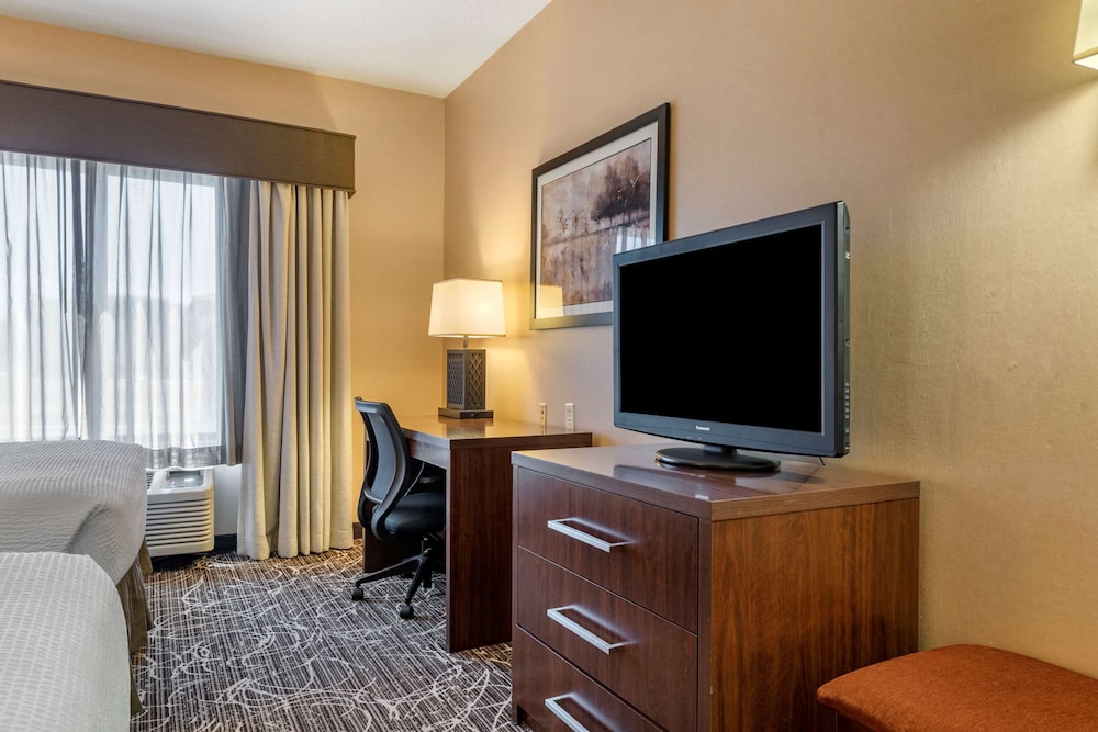 Best Western Plus Chelsea Hotel 36/37