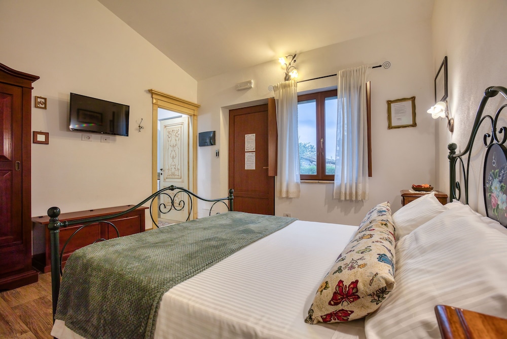 Superior, Triple, 1 Double and 1 Single Bed