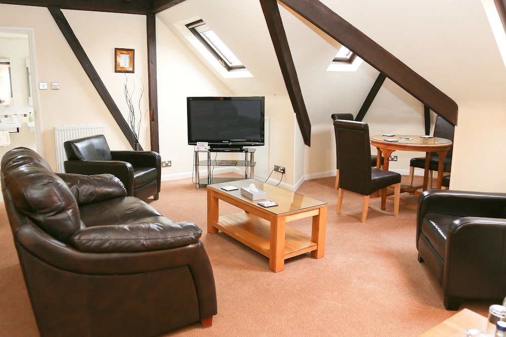 Millfields Hotel 42/58