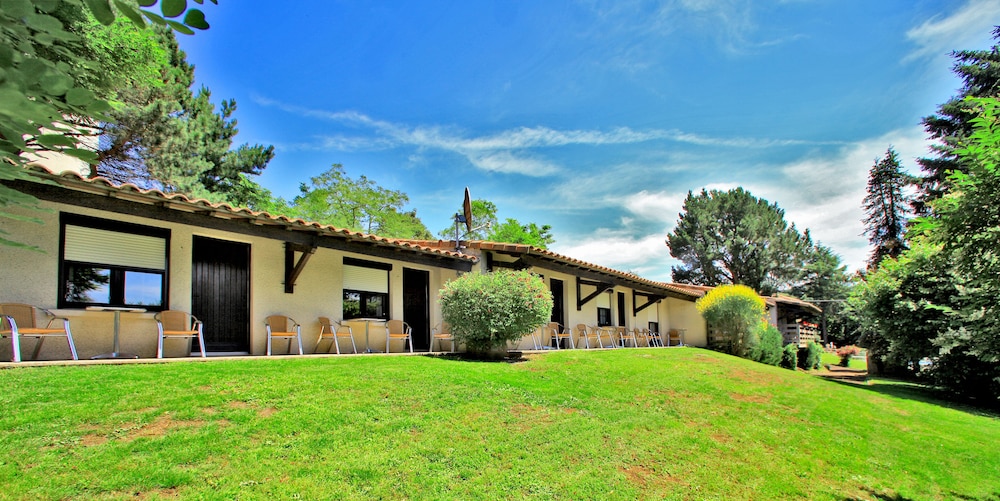 HOTEL LA CHAUMIERE 3/56
