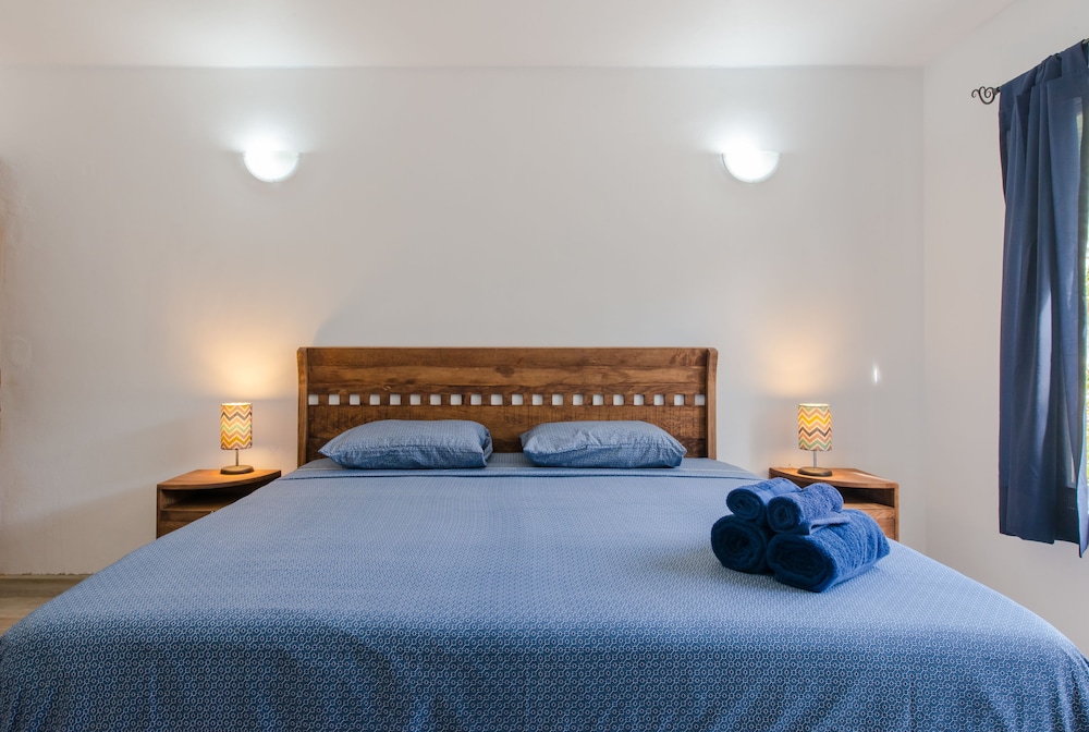 Studio, King Bed, Garden View, Kitchen