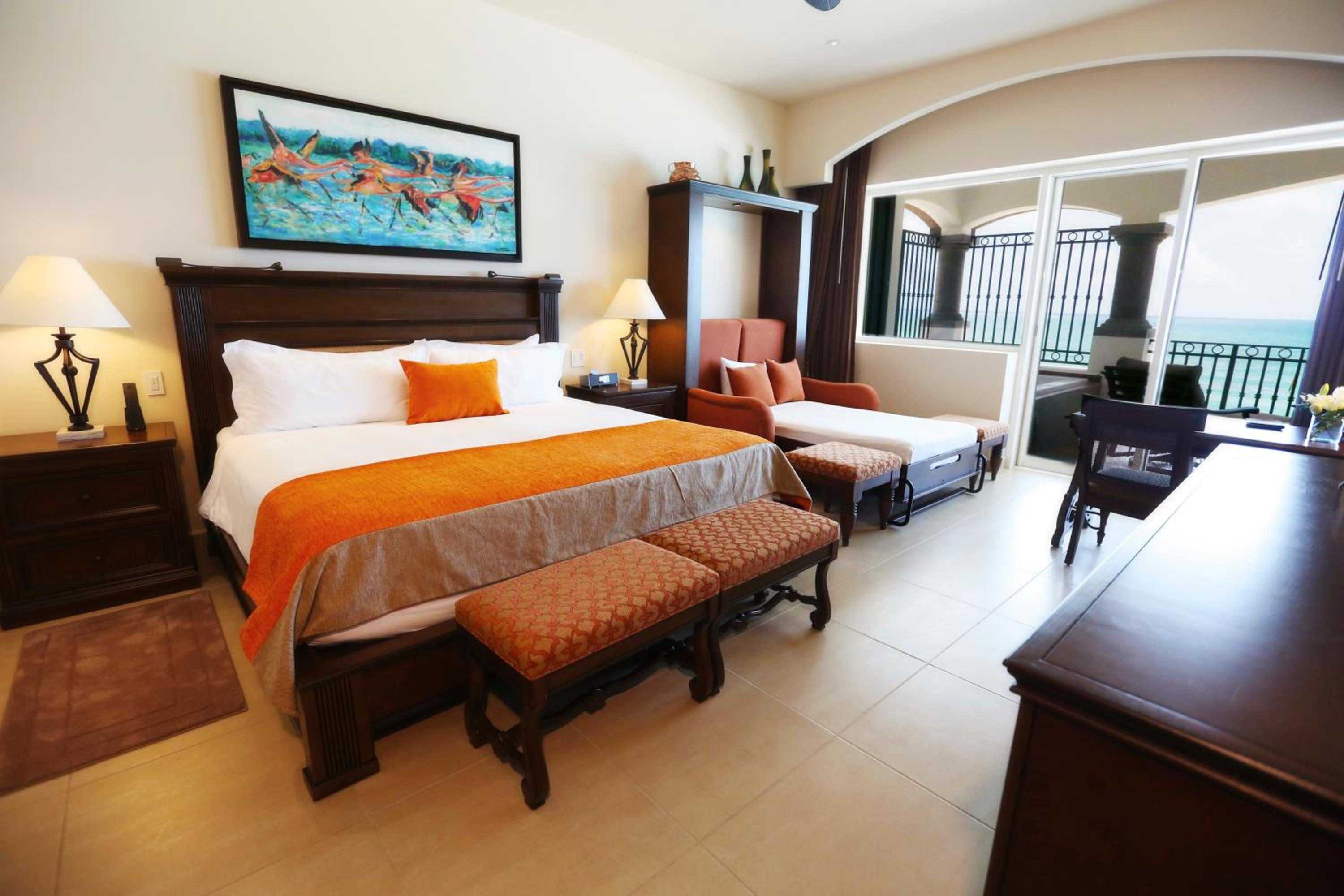 1 Bedroom, Master, Suite, King Bed, Beach Front