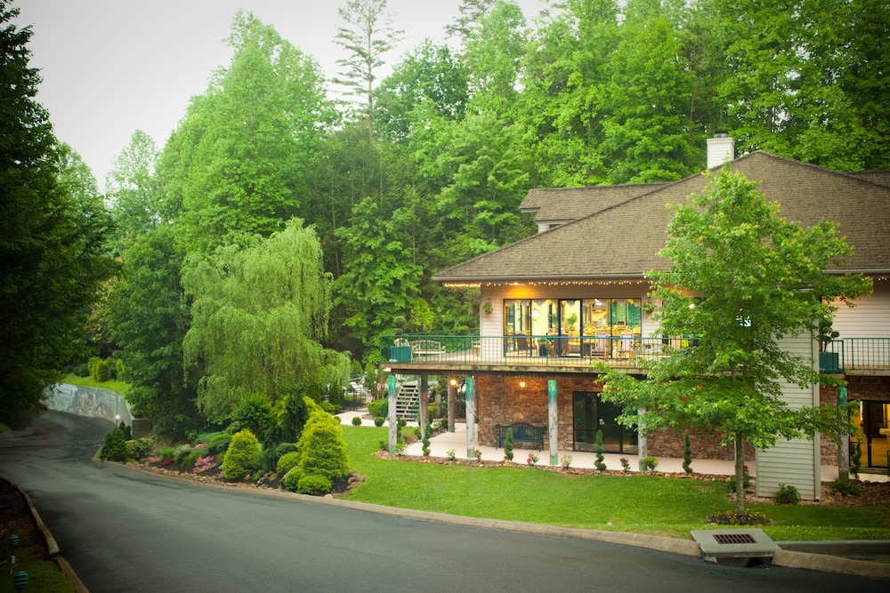Hilton Vacation Club MountainLoft Gatlinburg photo5