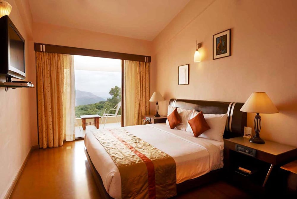 Deluxe, Double Bed, Pool Side
