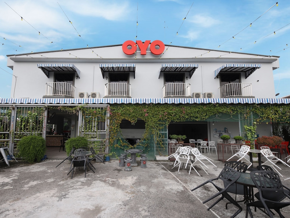 OYO 778 Bmw 2 Hotel