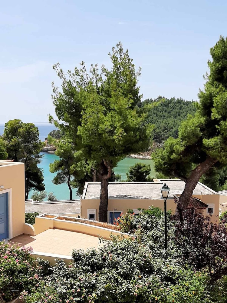 Alonissos Beach Bungalows And Suites Hotel 40/50