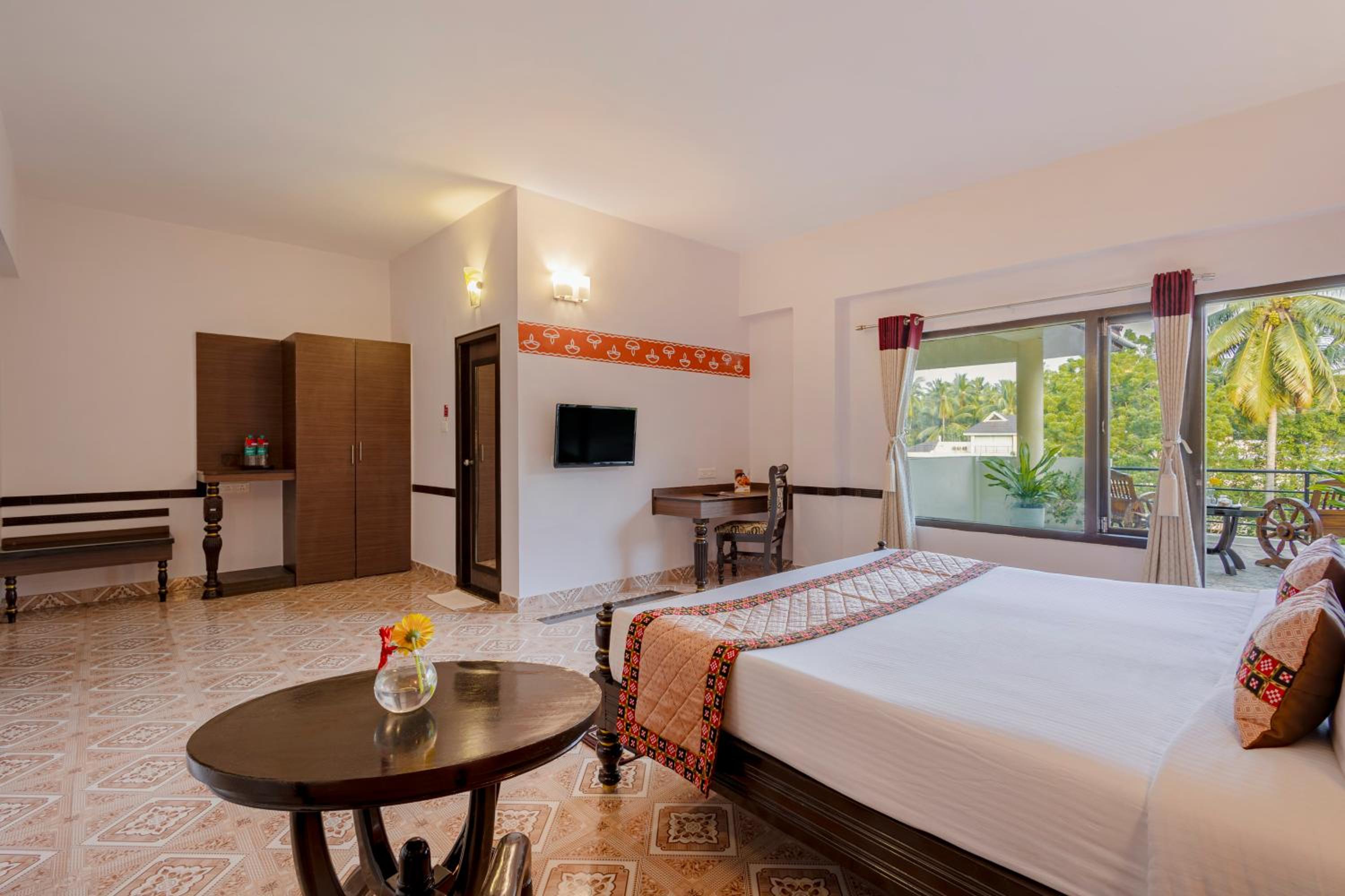 Classic, Double Bed, Pond View