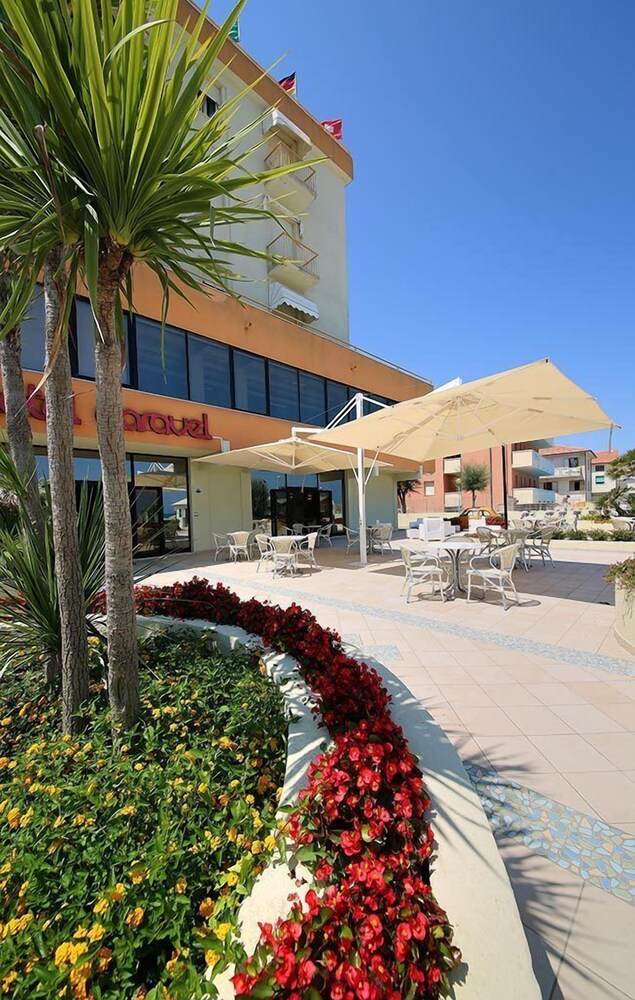 Hotel Caravel 45/50