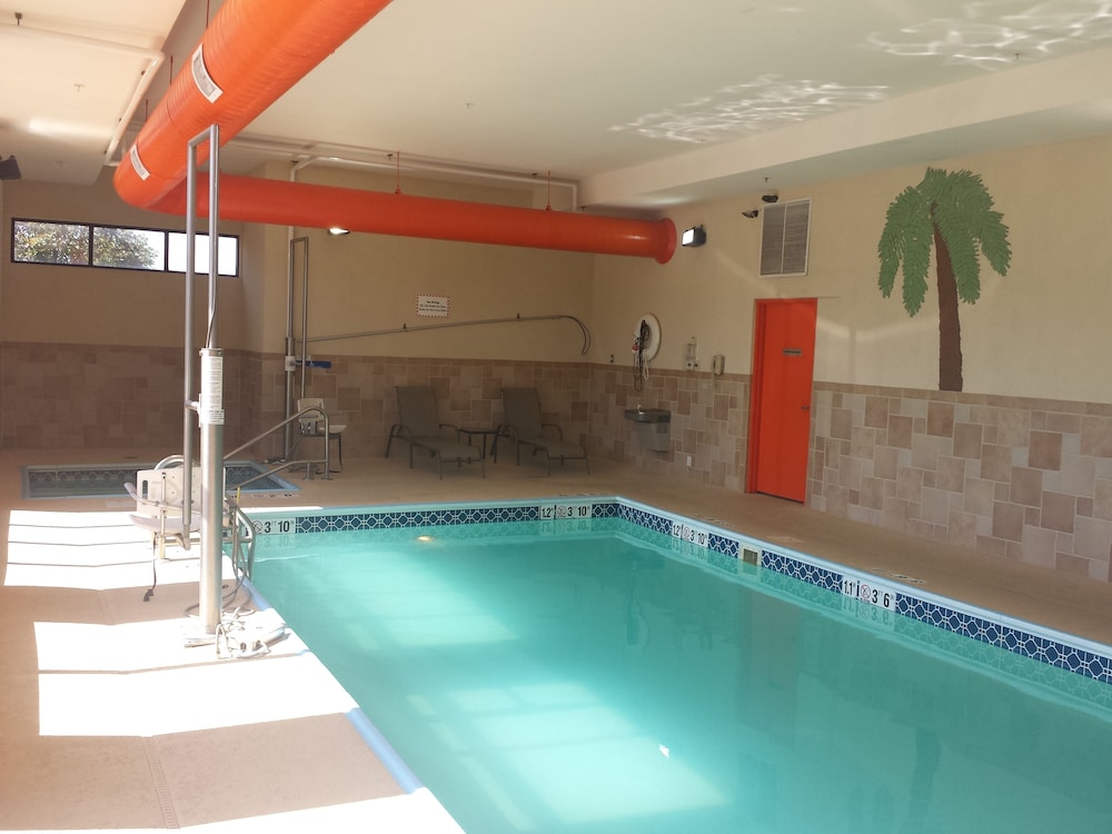 Holiday Inn Quincy, an IHG Hotel 9/75
