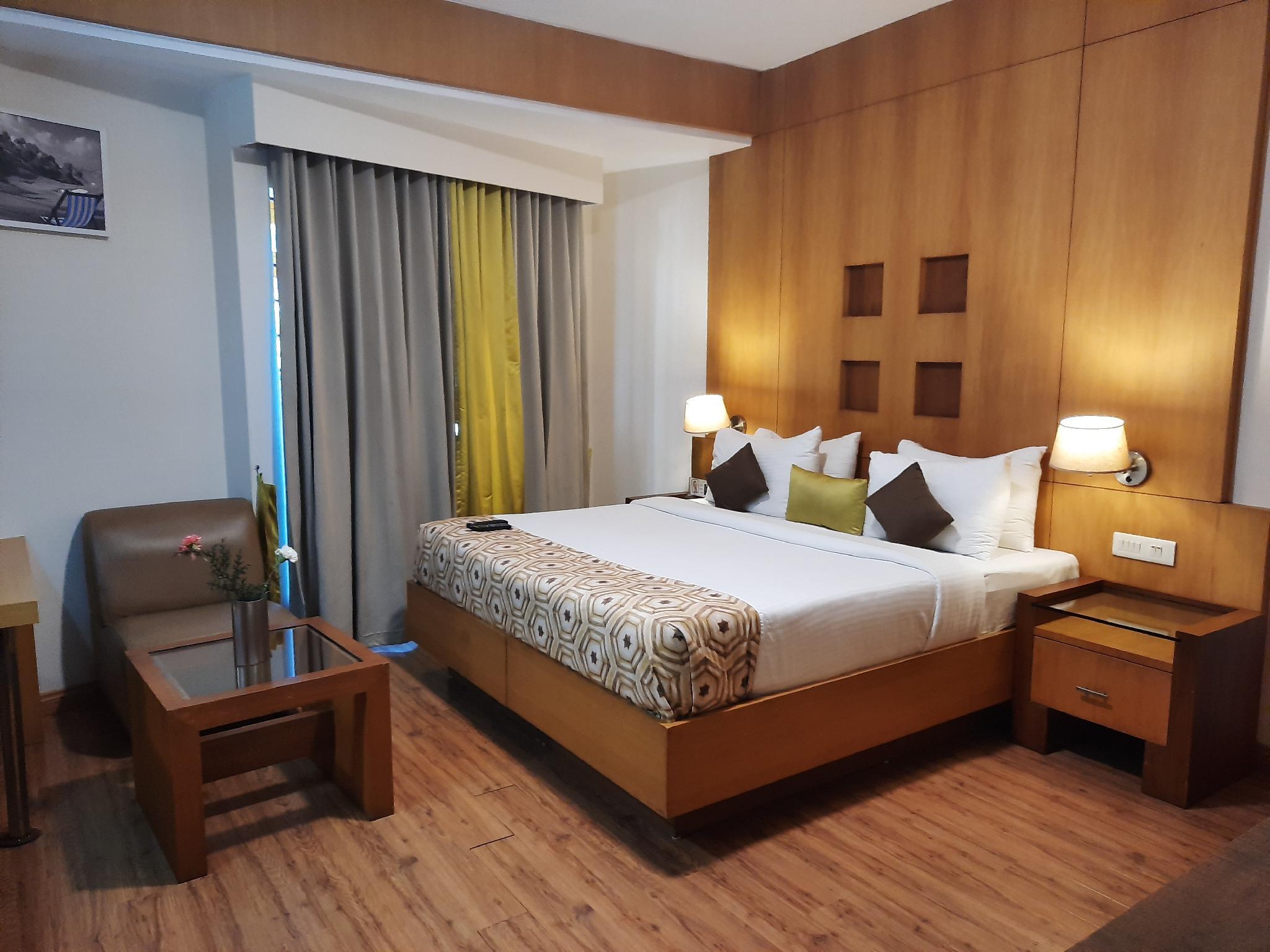 Honeymoon, Meadows, Suite, Bathtub
