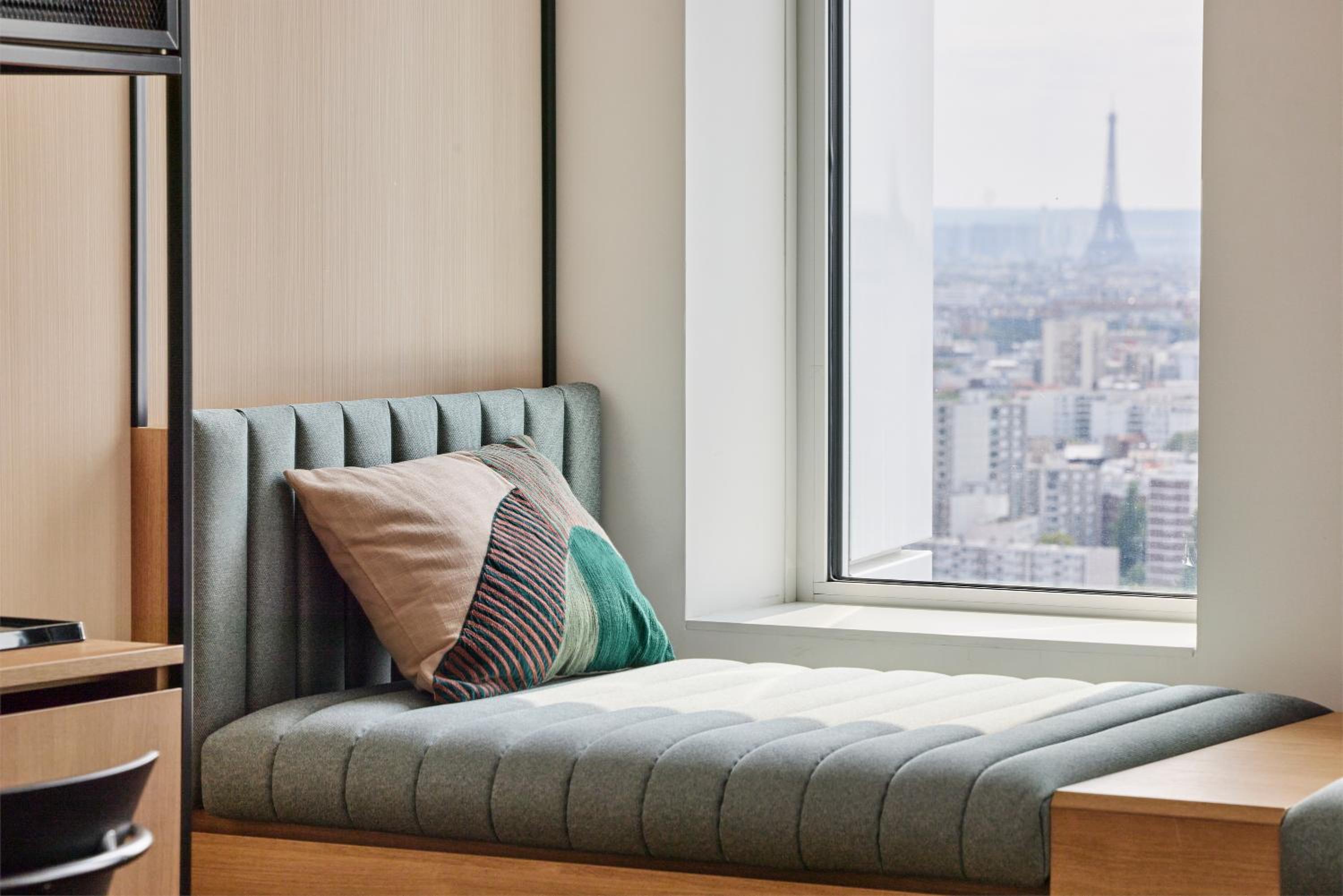غرفة سوبيريور بسرير مزدوج بإطلالة على المدينة في طابق مرتفع، H4 Wyndham Paris Pleyel 4/6