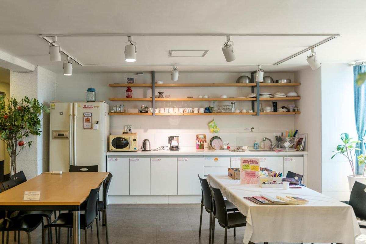 Empathy Dongseongro Guesthouse - Hostel 61/79