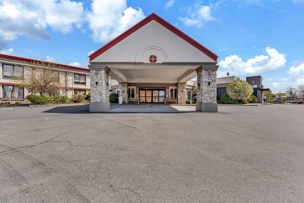Buffalo Airport Hotel 59/61