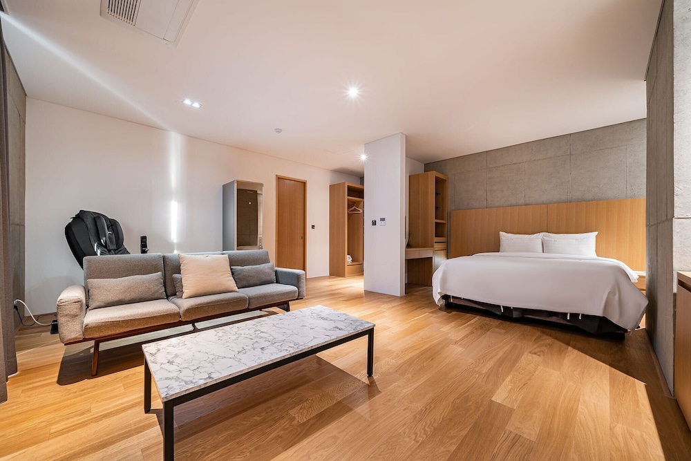 Hotel Haus 7/32