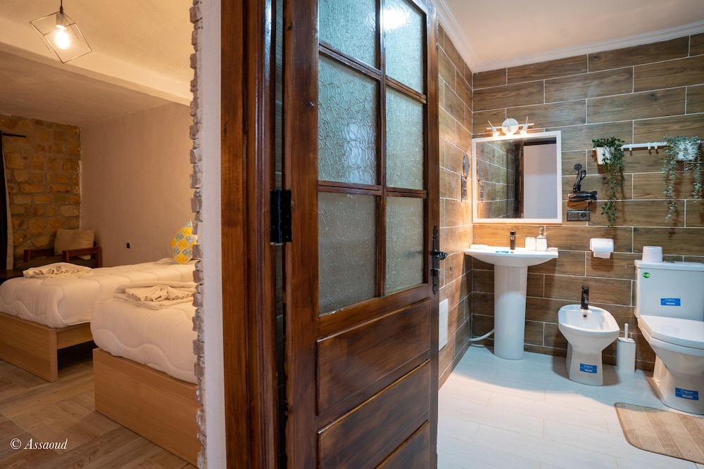 Hotel El Cortijo Spa 56/58