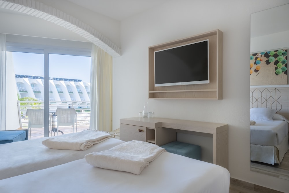 Iberostar Waves Royal Andalus 57/76