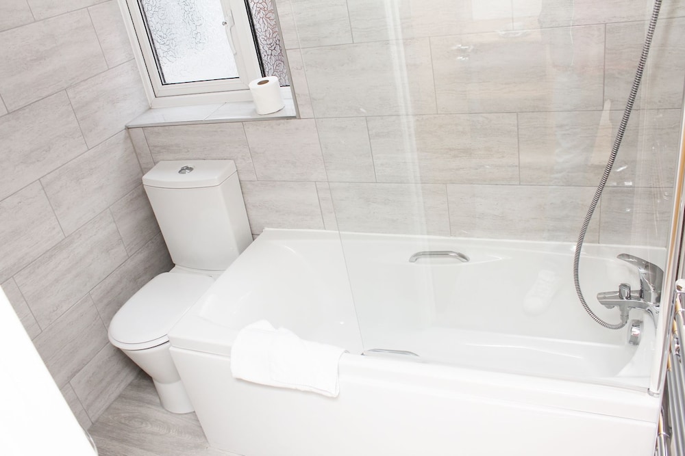 Gidea Park Hotel 42/51