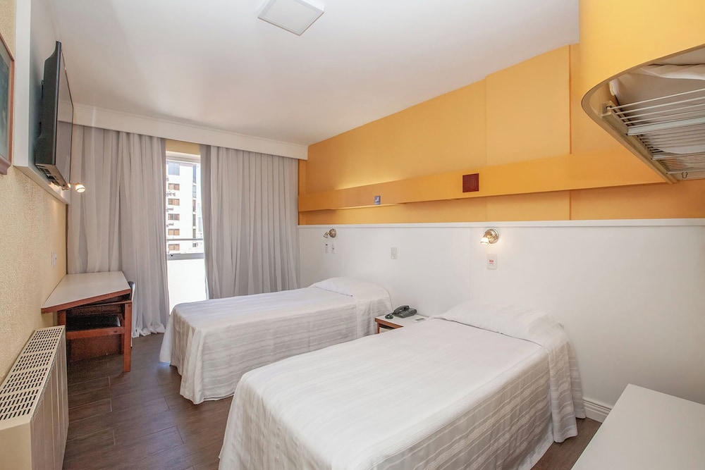 Hotel Vinocap 12/45