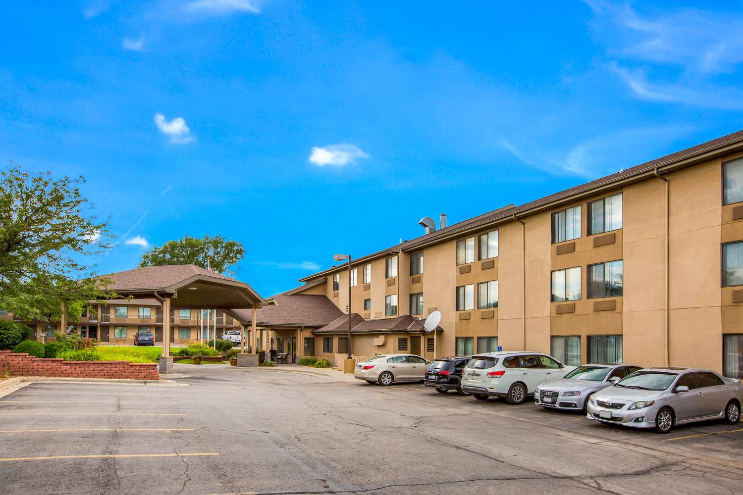 Quality Inn & Suites Lawrence - University Area 38/39