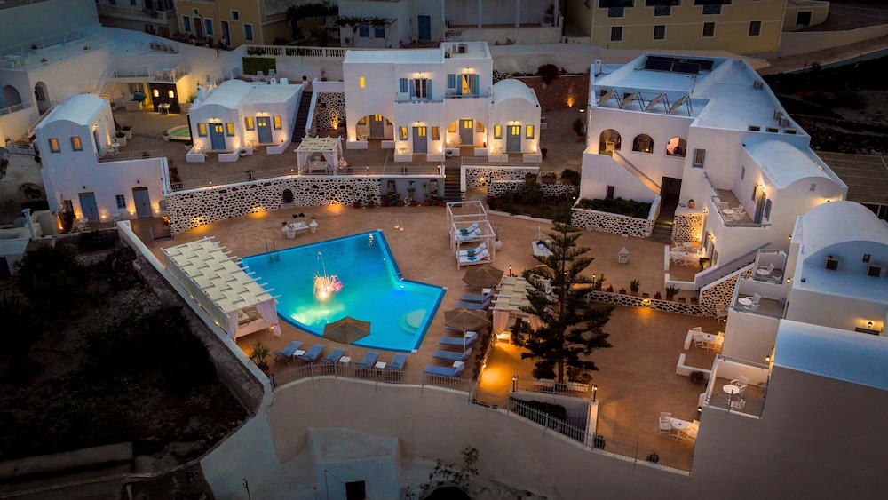 Dream Island Hotel 35/50