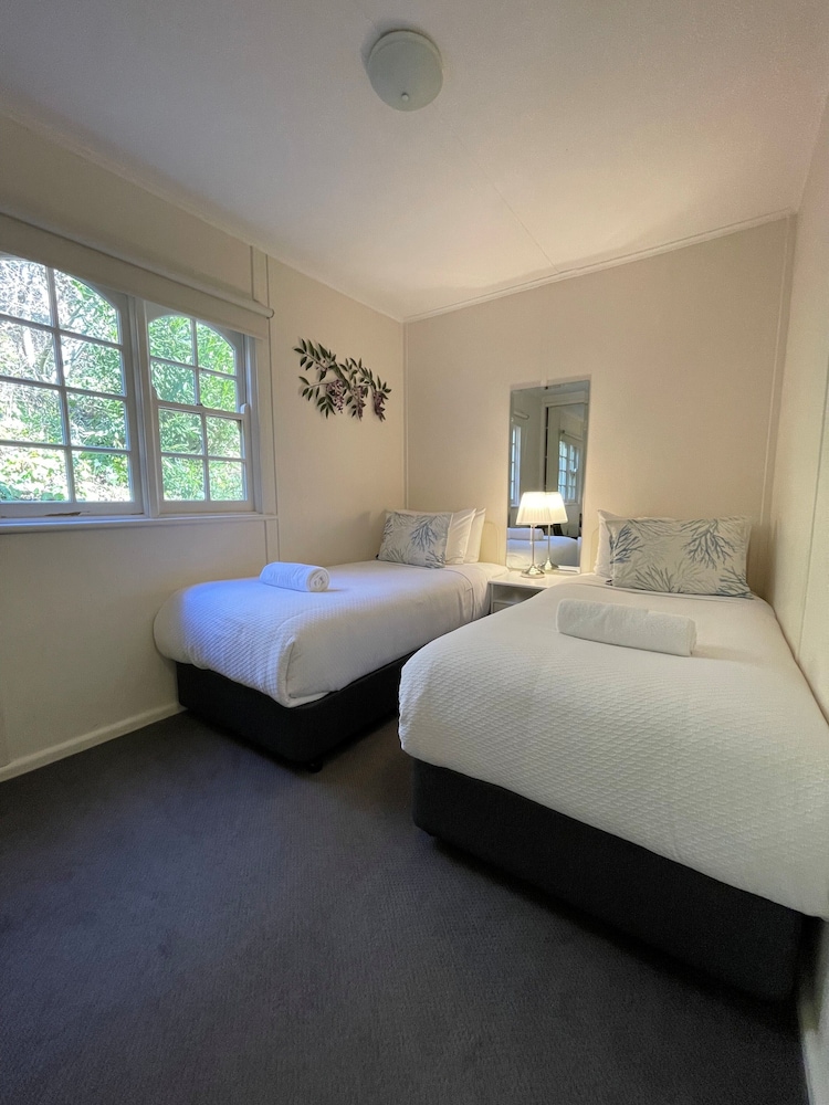 CHESTNUT TREE HOLIDAY APARTMENTS 10/50