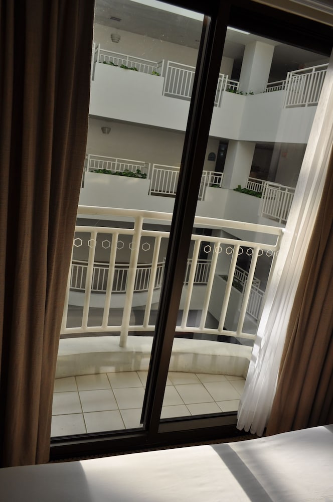 Holiday Resort And Spa Guam 9/86