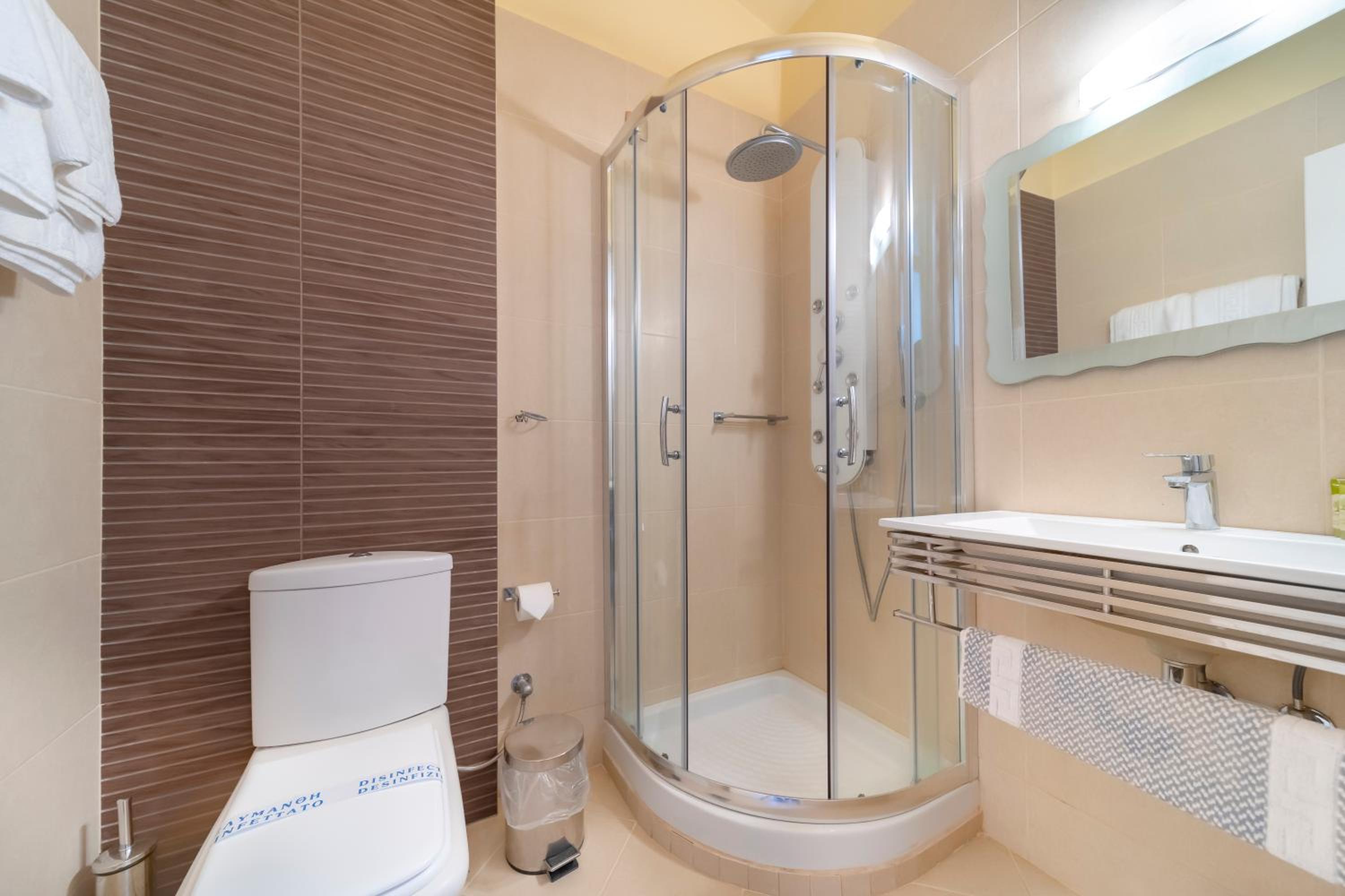غرفة ديلوكس بسرير مزدوج بإطلالة على البحر، Hotel Agia Markella 10/10