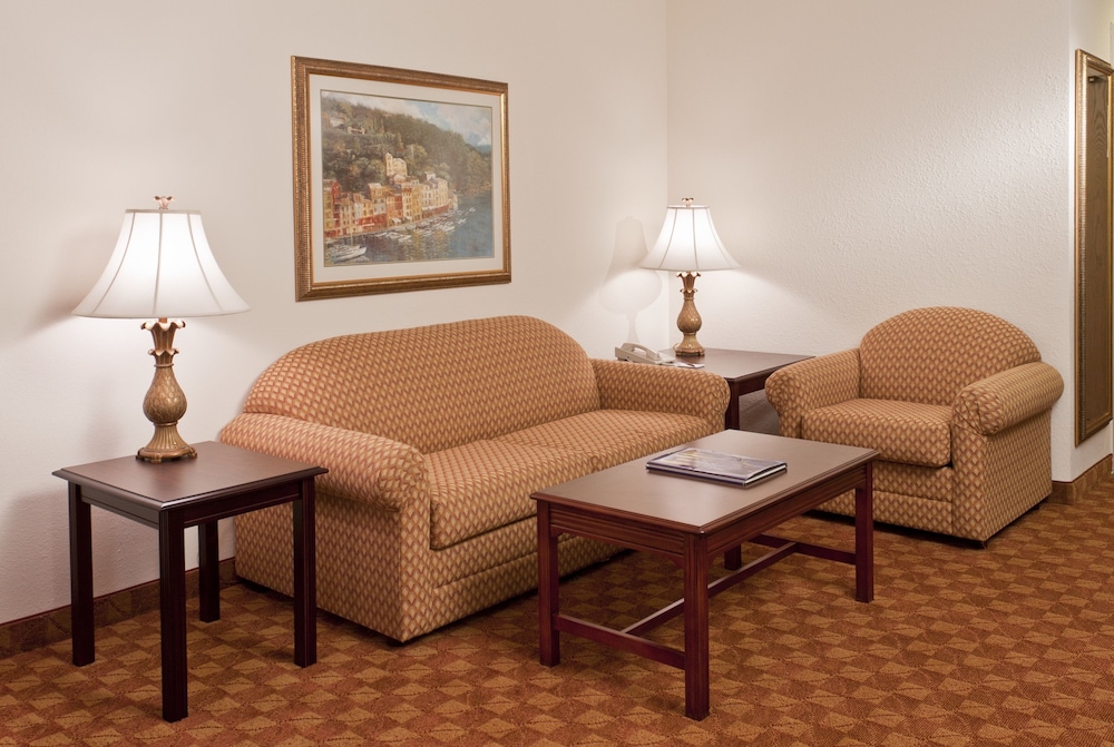 Ann Arbor Regent Hotel Suites 41/55