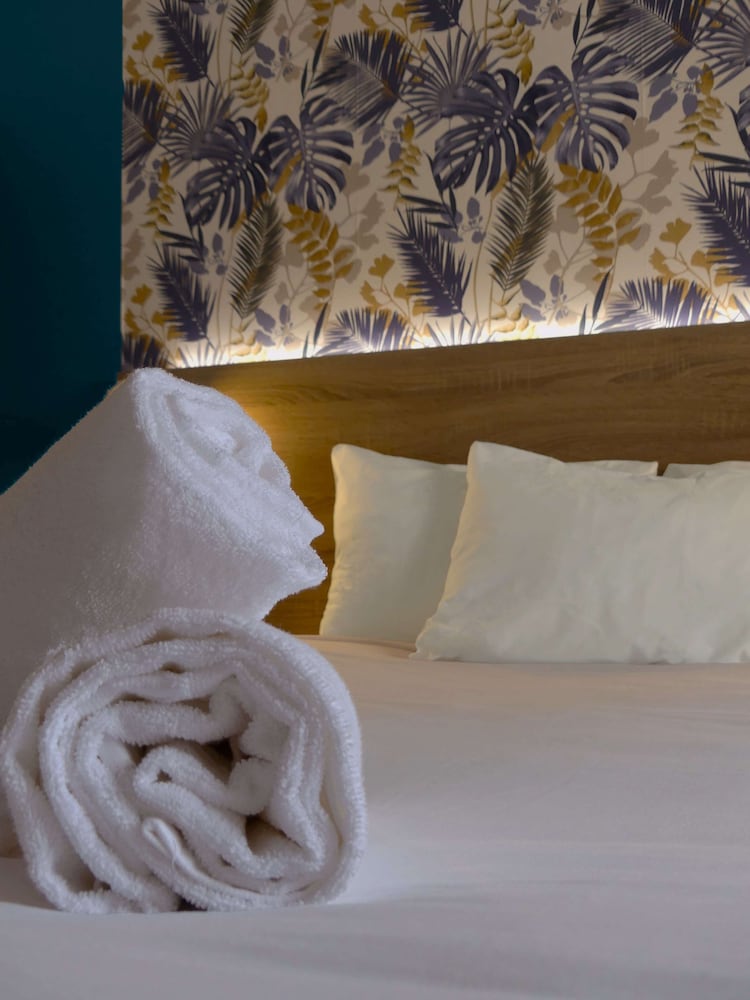 KYRIAD DIRECT Toulon Ouest La Seyne sur Mer 8/23