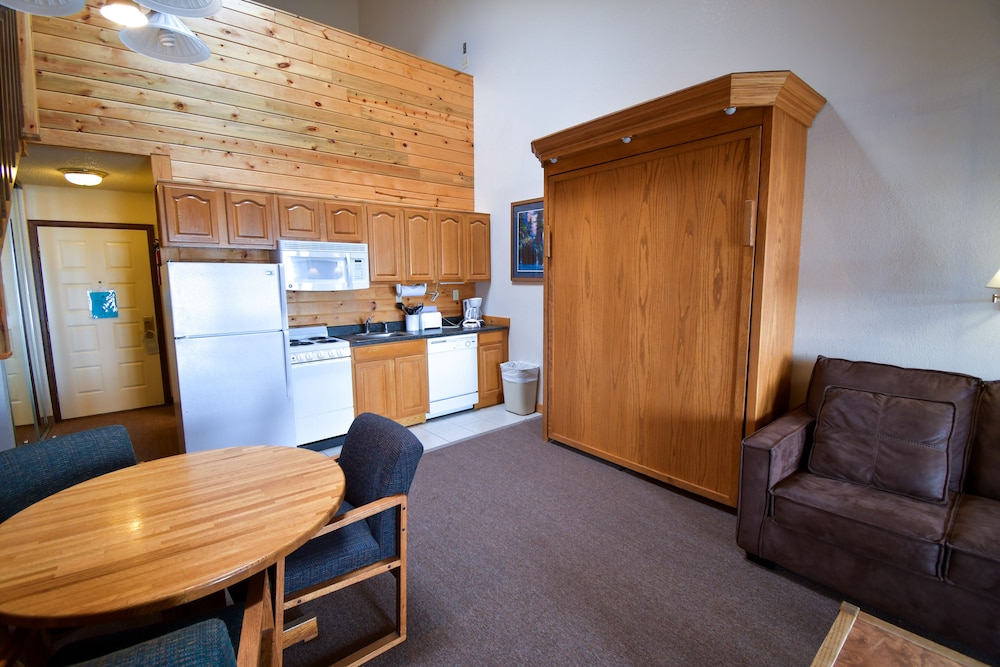 Inn at SilverCreek 50/75