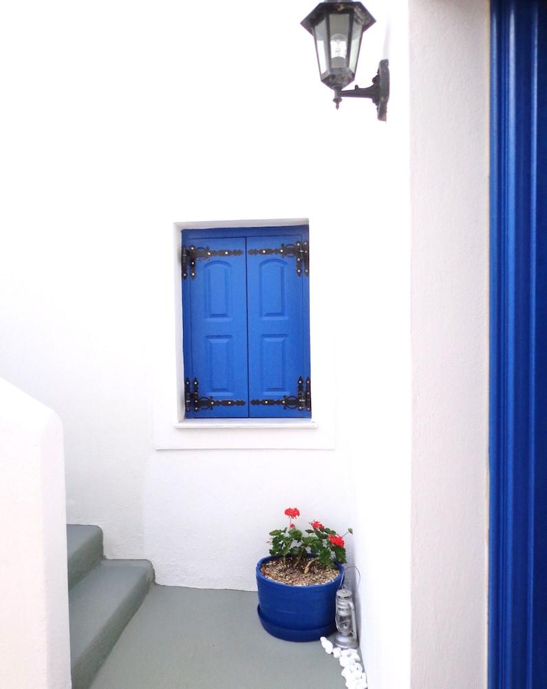 Sigal Villa 3/49