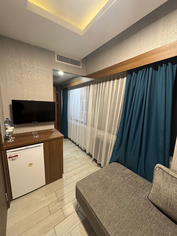 Golaz Suit Otel 32/43