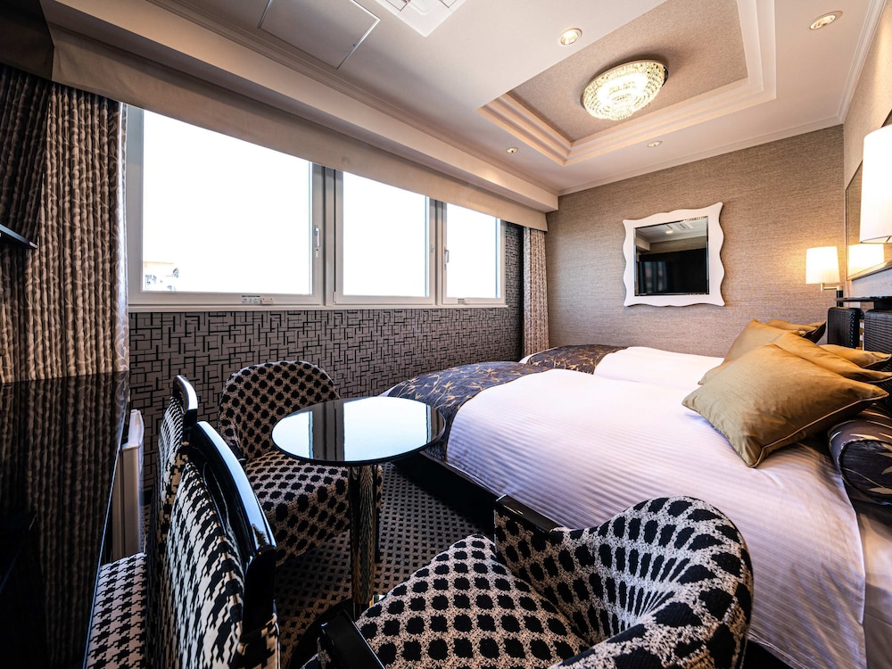 DELUXE, TWIN BEDS
