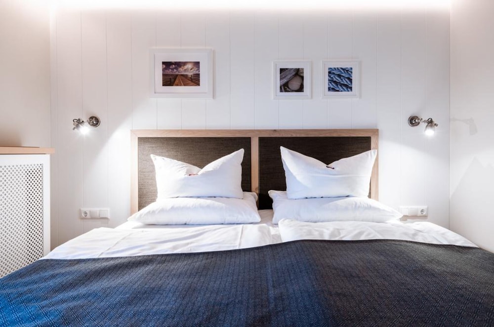 Loev Hotel Rugen 13/70