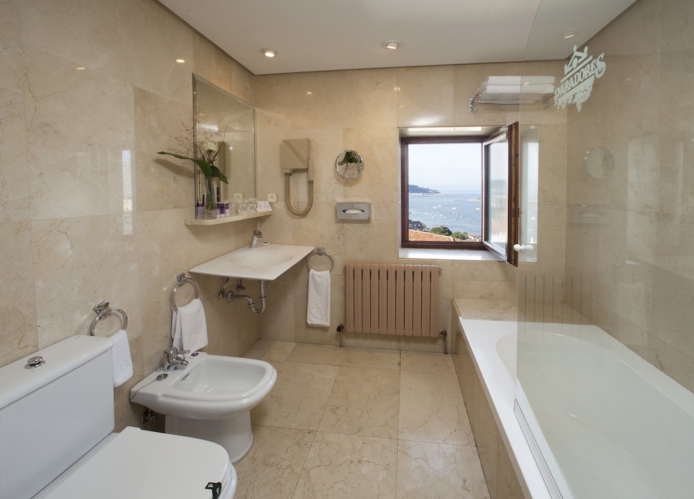 Parador De Hondarribia 40/40