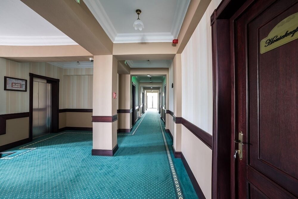 Magus Hotel 48/57