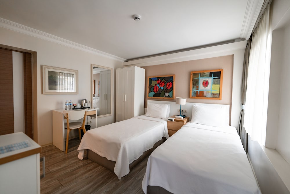 ELANAZ HOTEL 13/50