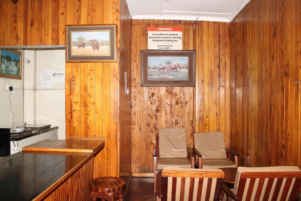 OAKWOOD HOTEL 8/53